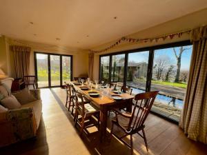 Πισίνα στο ή κοντά στο Hill House - Country Retreat by Maison Pro