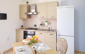 Nhà bếp/bếp nhỏ tại Gorgeous Home In Cirella With Wifi