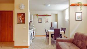 O bucătărie sau chicinetă la Lake & Mountain Comfortable Stay