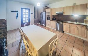 Η κουζίνα ή μικρή κουζίνα στο Grande Maison De Village