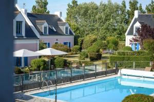 Bazén v ubytování La Désirade - Hôtel, Spa & Restaurant nebo v jeho okolí