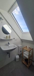 Ένα μπάνιο στο Delikanto Apartments +24 φωτογραφίες