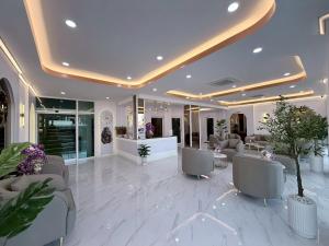 Un lugar para sentarse en Lopburi Sity hotel โรงแรมลพบุรี ซิตี้