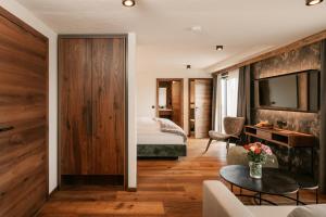 Μια τηλεόραση ή/και κέντρο ψυχαγωγίας στο Hotel Käferhube