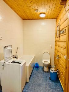 Ένα μπάνιο στο Whispering Pines +29 φωτογραφίες