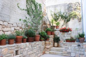 Сад в Contrada del Nonno Apartments (city center - private parking on-site)