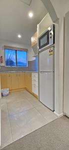 Η κουζίνα ή μικρή κουζίνα στο Motel 22 +32 φωτογραφίες