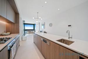 Kuchyň nebo kuchyňský kout v ubytování Brand new Luxurious 1 Bedroom Perth CBD + 61 fotografií