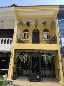 Το κτήριο όπου στεγάζεται  η παραθεριστική κατοικία