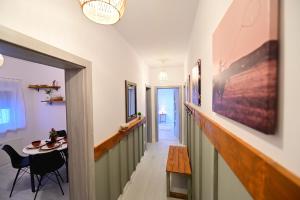 TV a/nebo společenská místnost v ubytování FLH - Yellowstone