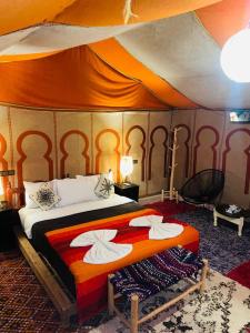 Postel nebo postele na pokoji v ubytování Glance over nights at luxury