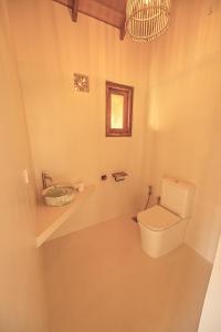 Ένα μπάνιο στο De Duck +10 φωτογραφίες