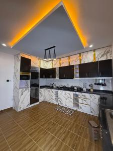 Foto Akures asuva majutusasutuse Quantum Havens Apartment - PARIS galeriist