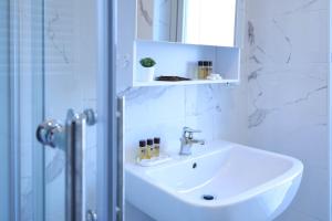 Ένα μπάνιο στο Lumia Apartment