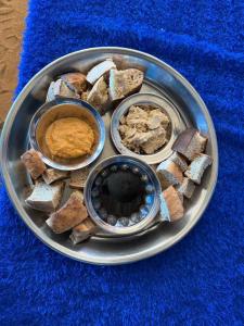 Đồ ăn tại/gần căn hộ