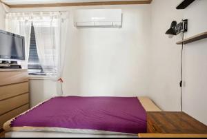 TV/trung tâm giải trí tại Cozy Room for Rent in Jessheim Ideal for 1 or 2 Persons with a Child