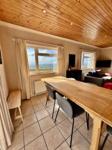 Φυσικό τοπίο κοντά σε αυτή η παραθεριστική κατοικία +40 φωτογραφίες