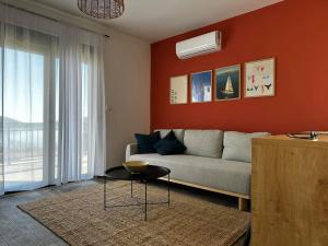 Φωτογραφία από το άλμπουμ του Azure Horizons - Seaside Retreat with Sea View σε Kumbor