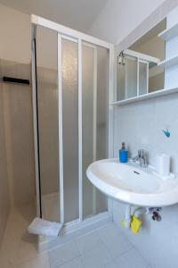 Un baño de GolfHouseApartment 11 fotos más