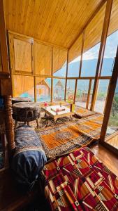 Phong cảnh thiên nhiên gần chỗ nghỉ nhà dân