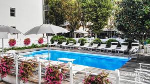 Bazén v ubytování Hotel Riz nebo v jeho okolí