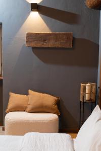 Un pat sau paturi într-o cameră la Trevihouse 10 min da aeroporto Orio al Serio BGY +6 fotografii