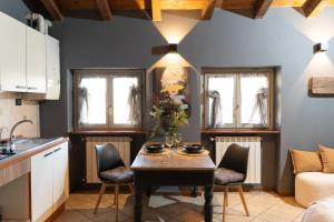 O bucătărie sau chicinetă la Trevihouse 10 min da aeroporto Orio al Serio BGY