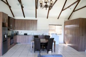 Una cocina o cocineta en 28 on Francis