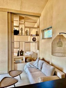 Posezení v ubytování La Cabane du Pêcheur, Clim et bord d'étang!