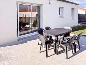 Budova, kde se prázdninový dům nachází + 13 fotografií