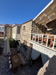 Balkón nebo terasa v ubytování MorisiAvluAlaçatı