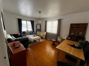 Χώρος καθιστικού στο Lily