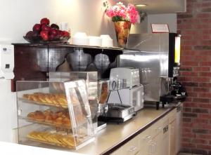 Facilități de preparat ceai și cafea la Amerihost Inn & Suites Fulton