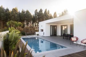 Swimmingpoolen hos eller tæt på Villa Mariana