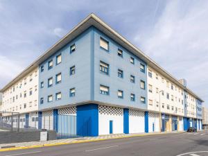 Tòa nhà nơi căn hộ tọa lạc