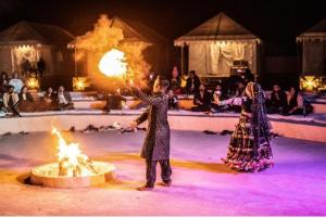 Επισκέπτες που μένουν στο Desert Yatra Resort