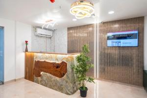 TV a/nebo společenská místnost v ubytování Rcc Hotels Gachibowli