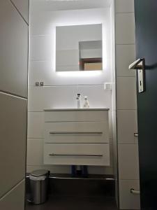 Ένα μπάνιο στο Räuberhöhle +12 φωτογραφίες