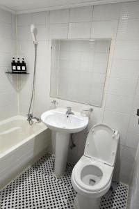 Ένα μπάνιο στο 부천역 300m 초역세권 여행자 숙소