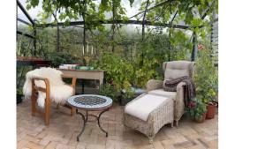 Κήπος έξω από το Lyst og rummeligt kælderværelse