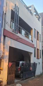 Tòa nhà nơi nhà nghỉ dưỡng tọa lạc