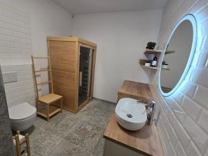 Koupelna v ubytování Kurešček + 31 fotografií