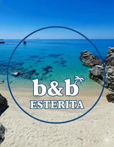 Una foto de una playa con las palabras bc estirida en B&B Esterita, en Parghelia