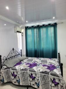 Ένα ή περισσότερα κρεβάτια σε δωμάτιο στο PEREYBER BUNGALOW No 3