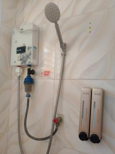 Ένα μπάνιο στο Speed 8 Inn Moalboal