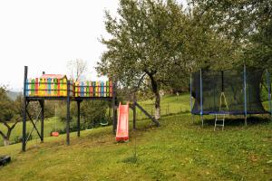 Sân chơi trẻ em tại River Song Inn +23 ảnh