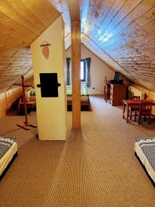 Televiisor ja/või meelelahutuskeskus majutusasutuses Chalupa Kocourov