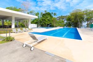 Πισίνα στο ή κοντά στο Playa Mantas - 7th Floor - Sea View - Beach Club Access - Balcony - Five Star Host