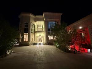 Budova, kde se prázdninový dům nachází