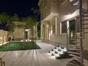 Bazén v ubytování منتزه كشيشه الرحمانية nebo v jeho okolí